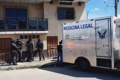 La víctima estaba en la sala de la casa de sus padres, en el norte de Esmeraldas.