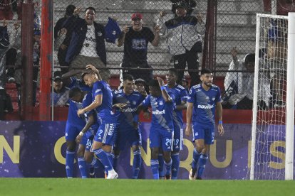 A Emelec todavía le falta enfrentar a Guaraní y Danubio en el estadio George Capwell.