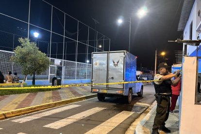 La cancha donde ocurrió masacre permanece cerrada, habitantes temen salir en la noche.