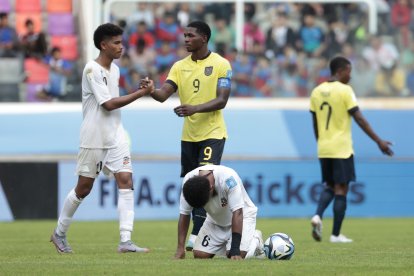 El elenco ecuatoriano (amarillo) aplastó 9-0 a su similar de Fiyi, en el cierre del Grupo B del Mundial sub-20.