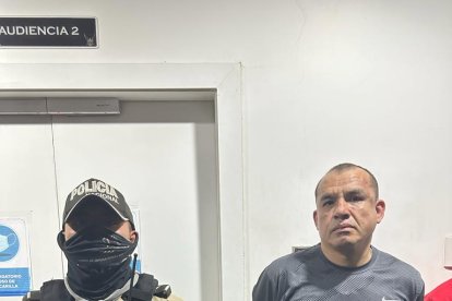 El ciudadano se encontraba en posesión de un revólver, según información policial.