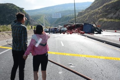Una vía de Guayllabamba fue escenario de un trágico accidente el sábado 27 de mayo de 2023.