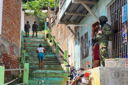 En una de las subidas al conflictivo barrio de La Guacharaca hallaron los restos.
