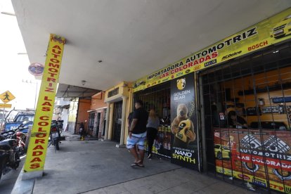 En la 29 y la H, en un local comercial, dejaron un panfleto con amenazas.