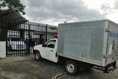 A la morgue de Quevedo fue ingresado el cadáver.