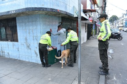 Los policías realizan intervenciones en los puntos conflictivos de Solanda.