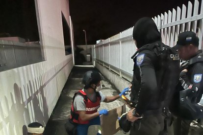 El sospechoso resultó herido luego de accidentarse en una moto al intentar huir.