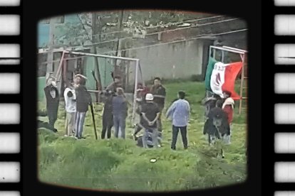 Una reunión de una supuesta pandilla fue grabada por lugareños de La Colmena, en el centro de Quito.