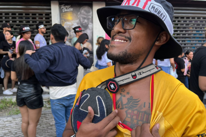 Hinchas dejaron de lado el Clásico del Astillero para ver a Morat en vivo.