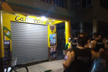 Unos sujetos entraron al establecimiento y arremetieron a balazos en el interior.