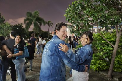 Tenían pocas horas de contraer matrimonio y lo disfrutaron con la agrupación colombiana.