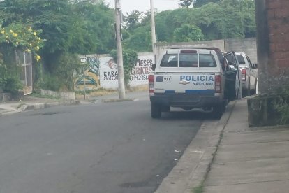 Un policía resultó herido de bala durante un asalto en el norte de Guayaquil.