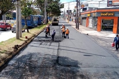 Los trabajos en las vías de Quito se verán afectados por la escasez de asfalto.