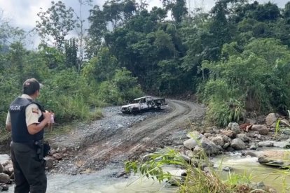 Una camioneta fue encontrada incinerada.