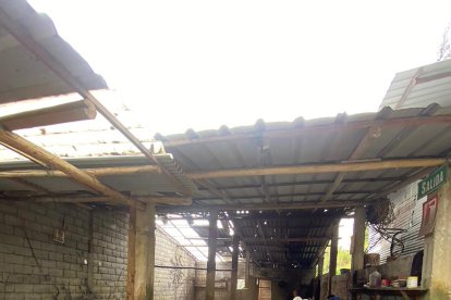 Una vivienda de construcción mixta fue afectada en la parroquia rural Baños, en Cuenca.