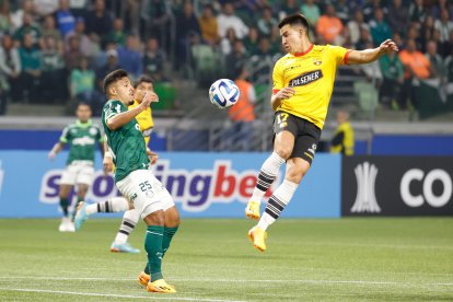 Barcelona perdió ante Palmeiras en Brasil.