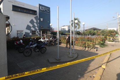 Un atentado con explosivo se registró en la UPC de Flor de Bastión.