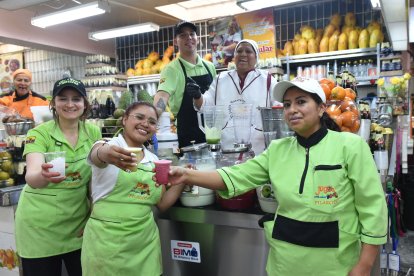 El jugo estrella de Pilar es su famoso ‘levantamuertos’ que entre sus ingredientes  tiene al borojó.