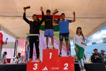 Héctor Garibay (c) fue el monarca en la categoría elite masculina.