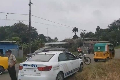 Los agentes llegaron hasta la propiedad que colinda con un estadio, donde estaban los cadáveres.