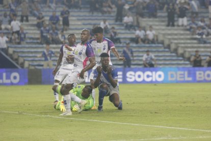Alejandro Cabeza es el delantero titular de Emelec, pero solo ha marcado 2 goles en 14 partidos de LigaPro.