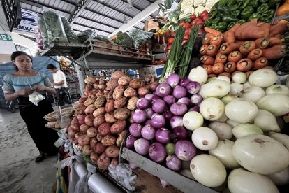 Alimentos como cebolla y tomate han encarecido.
