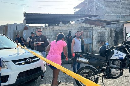 Testigos contaron que los criminales estaban encapuchados y que le propinaron seis tiros al adolescente