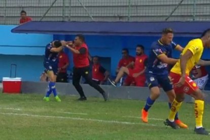 César Farías, estratega de Aucas, agredió a Juan Pablo Ruiz y Brian Oyola, jugadores de Delfín.