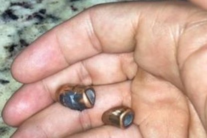 Estos son los restos de las balas que quedaron en el lugar del asalto.