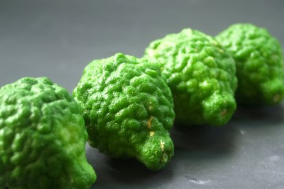 El aceite y la esencia de este fruto cítrico tiene