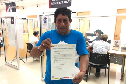 Gilber Barbera, su hijo, madrugó a legalizar el trámite en el Registro Civil.