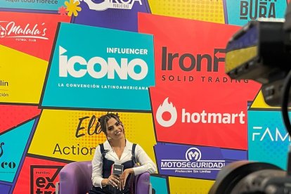 La influencer se desarrollará como presentadora de los premios en Colombia.