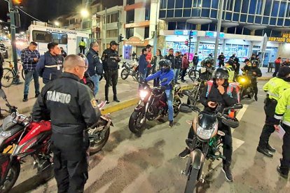 En Cuenca se realizan operativos de control a motocicletas.