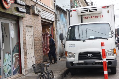 Ocho mil dólares se llevaron de una tercena del camal de Guayaquil.