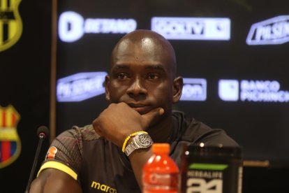 Segundo Castillo fue designado como estratega interino de Barcelona, tras la renuncia de Fabián Bustos.