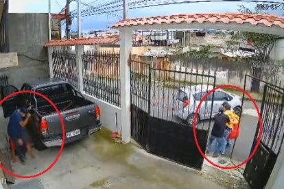 Momento en que el hombre suplica que no se lleven a su esposa y se ofrece a él para que se lo lleven