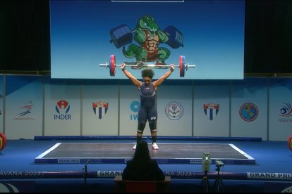 Tamara Salazar demostró su fortaleza en el envión, donde se quedó a tan solo un kilo de ganar la medalla de oro.