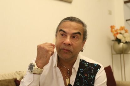 En su caso, un trasplante de córnea no es opción porque su organismo dañaría nuevamente el ojo.