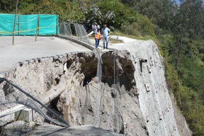 Este tramo de la avenida Los Conquistadores se derrumbó el pasado 17 de junio