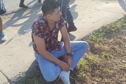 Este es el conductor que causó el accidente, minutos después del siniestro ocurrido en Vía a la Costa