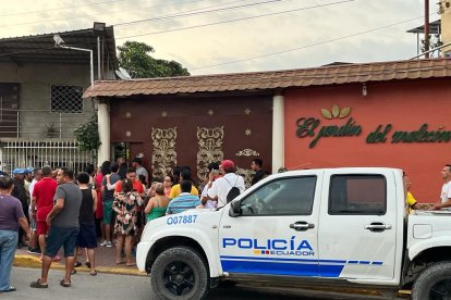 El hecho violento se dio en un salón de eventos en Pasaje. La víctima falleció al intentar detener a los gatilleros que ingresaron a su lugar de trabajo. 2. Byron Jiménez habría recibido, al menos, ocho impactos de bala.