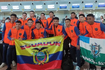 La selección de Ecuador de futsal sub 17 que está jugando en Paraguay.