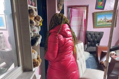 Durante la remoción de escombros en su inmueble, ella aseguró a EXTRA que haría explotar cilindros de gas, en retaliación por el ataque.