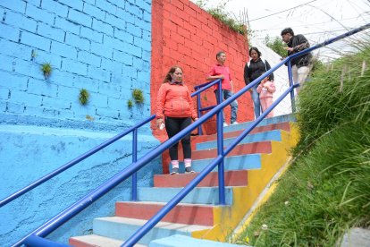 Estas escalinatas son un punto crítico de inseguridad en el sector.