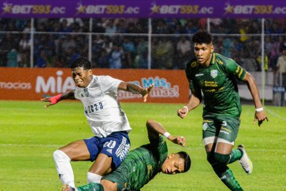 Machala, 5 de marzo de 2023, Orense enfrenta a Emelec en el estadio 9 de Mayo. API/Gleen SuÃ¡rez