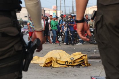El cuerpo de un mecánico venezolano quedó baleado en la Casuarina.