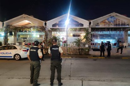 La Policía, presente en el restaurante de Benny Colonico, en Guayaquil.