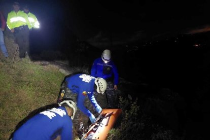 El fiscal de turno, Ángel Guerrero, ordenó el levantamiento del cadáver.