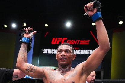 El festejo de Michael Morales tras derrotar por decisión unánime al experimentado Max Griffin.