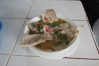 El encebollado para muchos es identidad, un símbolo. Varios comensales de tanto probarlos se han vuelto ‘catadores’.